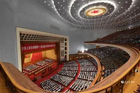 两会开短会，带了个好头图片