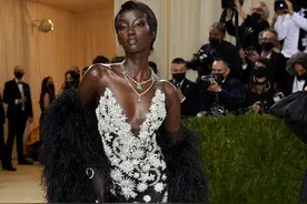 美得惊人，丑得有水平！刚结束的MetGala红毯，这些造型超有看点图片