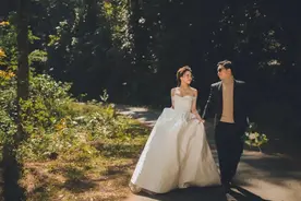 男人若只是和你逢场作戏，往往会有这些表现，女人要当心图片