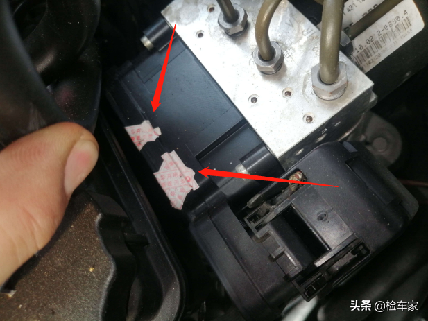 为啥奔驰S400L30万都没人买？网友：换块电池10万，爱得起伤不起