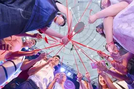 公司聚餐时，被领导递烟，情商高的员工会通过这三句话来拒绝领导图片