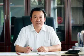 打工仔到世界锰王，初中学历，主动送贿，依然稳坐宁夏首富图片