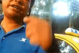 外卖小哥遭遇交通事故，眼睛受伤却仍要送餐，交警：我替你图片