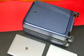 地平线8号One-Touch前开盖登机箱，出差轻松拿取电脑图片