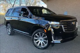 新款凯迪拉克凯雷德，尺寸不输丰田陆巡，车长超5米，造型真霸气图片