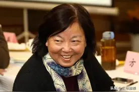 人血馒头吃上瘾，方方造谣援鄂护士去世，被戳穿后仍疯狂甩锅图片