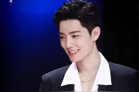 拾光盛典肖战，颜论谈吐，怎一个绝字了得图片