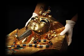 埃及法老图坦卡蒙的铁匕首来自外星球，它3300年不生锈图片