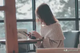 你的朋友如果这么“待你”，说明他骨子里瞧不上你，别靠太近图片