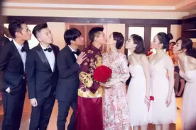 伴娘婚礼遭遇扒衣服，新郎与朋友绝交：躲在婚俗背后的道德没落图片