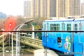 单轨列车如何变换轨道？这样的视频早已火遍网络图片