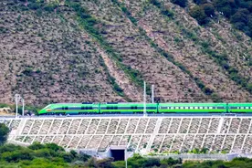 距中印争议地区不到16公里，西藏林芝开通电气化铁路让印度绝望图片