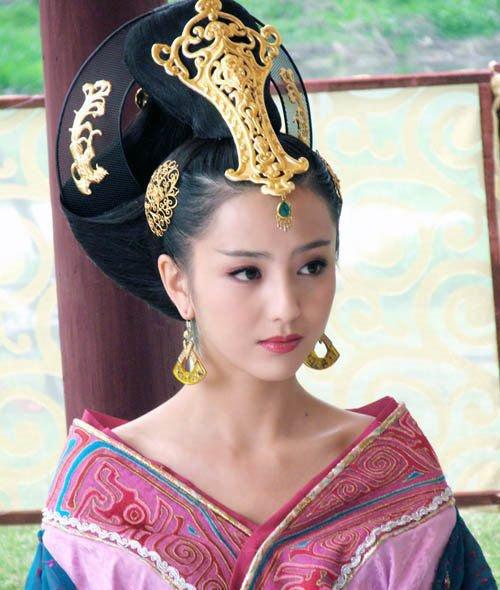 赵飞燕从舞女做到皇后,但只要有王太后在,结局都是注定的