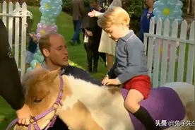 7岁小乔治太幸福，放学获妈妈凯特王妃接送，还有弟弟小路易陪伴图片
