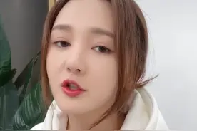 湖南台女主持自曝瘦身秘诀，点盒饭只吃配菜用米吸油，被批太浪费图片