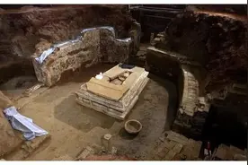 陕西村民发现2000年古墓，出土山海经异兽，西方专家质疑：不可能图片