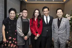 陈岚为何如此宠爱郭碧婷？两代向太的“心心相惜”中看碧婷的小心图片
