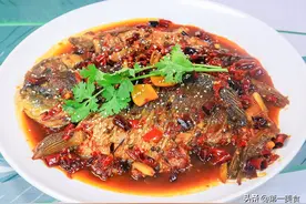 厨师长教你做河南正宗煎扒鱼，外焦里嫩，咸香适口，味道赞不绝口图片