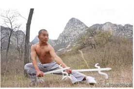 正宗少林草镰：像镰刀割草一样，割敌腿臂、拉敌头颈、破敌肚肠图片