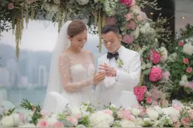 恭喜！39岁TVB女星与医生男友婚礼现场曝光，两人全程戴口罩图片