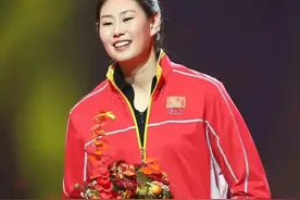 正式退役！颜妮三次提申请都被郎平拒绝，只因她心太软图片