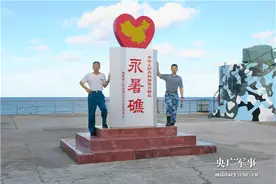 致军人父亲：有一种幸福，叫长大后我就成了你……图片