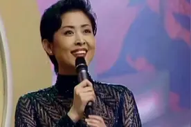 倪萍、周涛和董卿，三位女主持人相比，谁更优秀图片