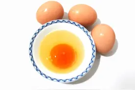 蛋黄儿金黄金黄的，就是好鸡蛋？图片
