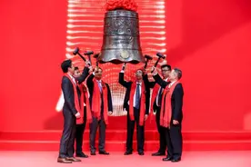 宸展光电深交所上市：市值48亿 实控人江朝瑞为加拿大人图片