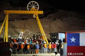 智利矿难大救援 科学施救盼奇迹图片
