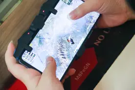 盖世小鸡F4手柄：四档连击，1秒9枪，物理增益图片