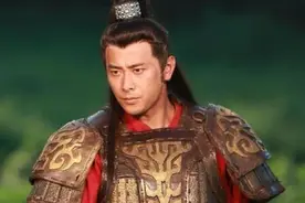 朱元璋外出，被一老太太辱骂忘恩负义，朱元璋：敢问您儿子是谁？图片