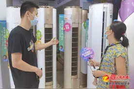 绿色智能空调很抢手 特色口味冷饮成箱搬图片