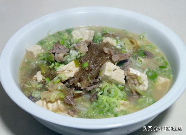羊肉白菜豆腐炖粉条,隔两天都炖一大锅,家常熬菜来一碗