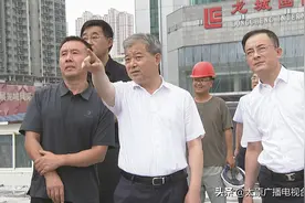 太原：罗清宇在调研督导五一广场提质改造工程时强调 加快建设进度 强化风貌管控 打造经得起历史检验的精品工程图片