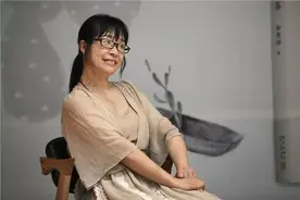 诗人余秀华：属于我的痛你根本不懂，因为你没有经历过图片