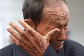 老夫少妻的真实现状：年轻时的喜悦，都变成了中年已至的痛苦图片
