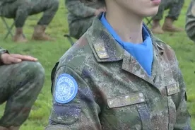 19式通用作战服，也就是大家说的“星空迷彩”，具体牛在哪里？图片