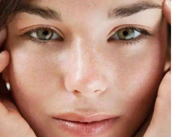 干性皮肤怎么护肤？这份最全的干皮“日常护肤”清单，建议收藏