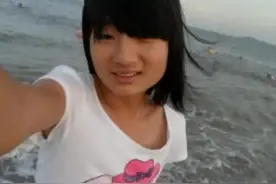最美学生”扶倒地老太太，去世年仅16岁，死因心酸，上千人送别图片