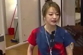 44岁赵薇近照沧桑，眼睛浮肿疲态尽显，北京别墅被曝值4.2亿图片