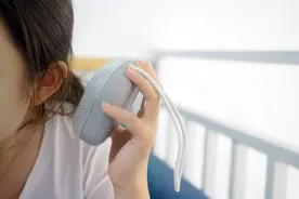 omthing户外蓝牙便携音箱，低音震撼！能在水里唱歌图片