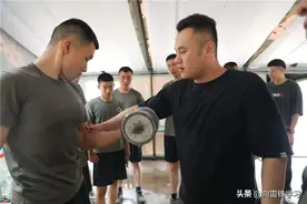 快看！退伍老兵变身健身教练，“线下私教”硬核来袭图片