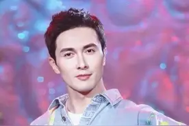 有种撇帅叫：戴贝雷帽的高伟光，墨镜+皮衣，柳大尉既视感！图片