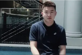 陕西父子海南度假巨浪中救人，26岁独生子见义勇为不幸遇难，失独父亲听儿子的歌重走事发地去看那片海图片