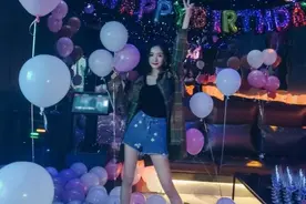 杨幂KTV庆生心情好，刘恺威沉默却至今保留那条告白，粉丝劝和图片