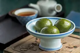 自制青团，教你详细做法和比例，软糯好吃不塌陷，颜色翠绿不发黑图片