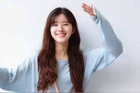 赵露思不是漂亮，而是感染力太强！标准“八颗牙”笑，牙都数得清图片