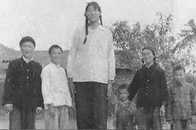 全球最高的女性来自中国，比姚明还高22厘米，后来她怎么样了图片
