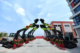 “撬动”西南市场！中联重科土方机械成都再落一子图片